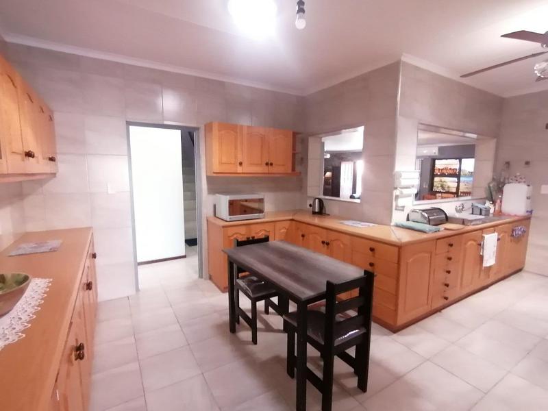 5 Bedroom Property for Sale in Fraaiuitsig Western Cape